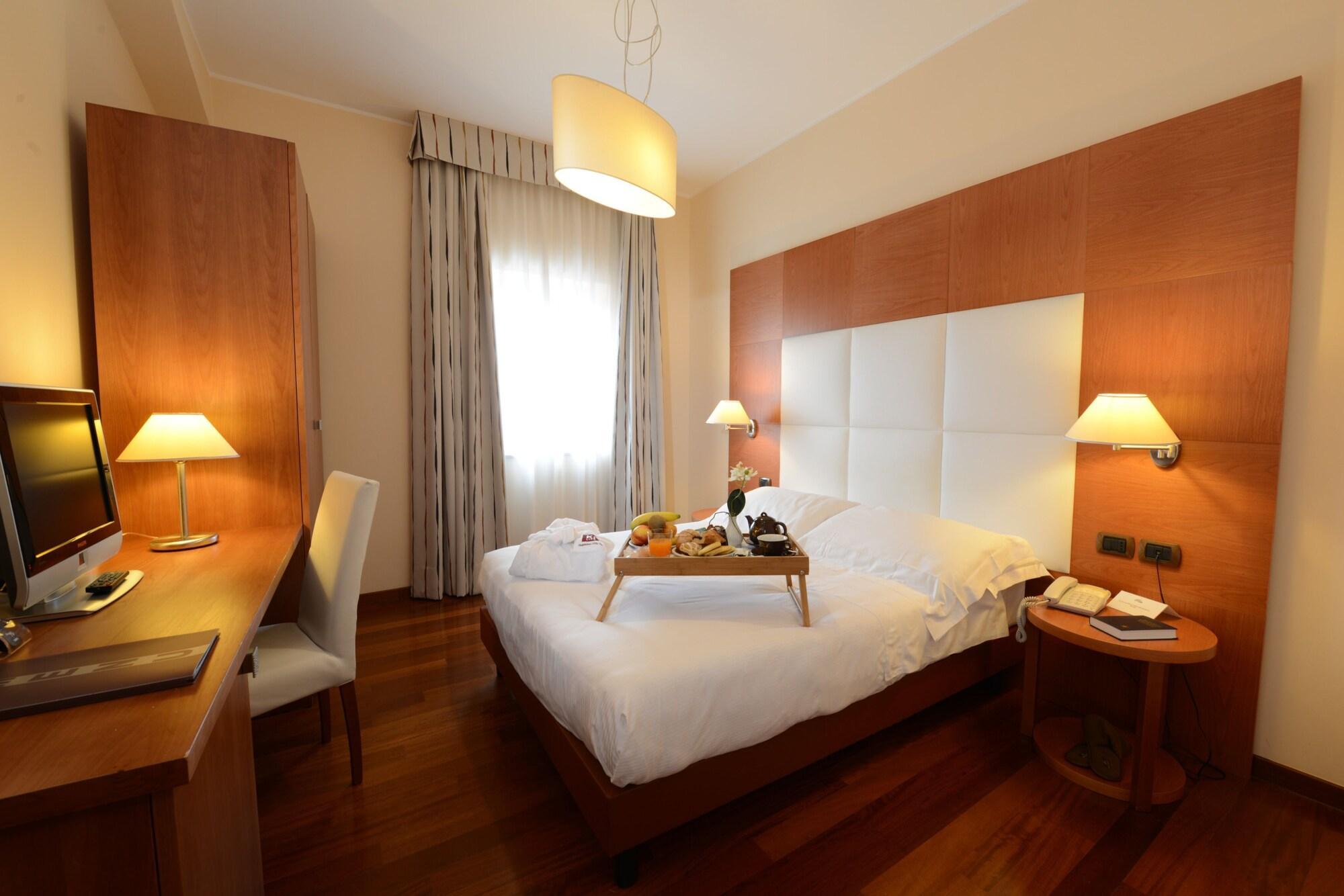 קטנזארו Hotel Guglielmo מראה חיצוני תמונה