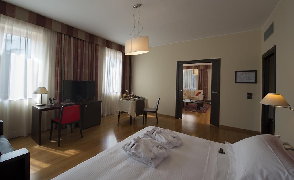 קטנזארו Hotel Guglielmo חדר תמונה