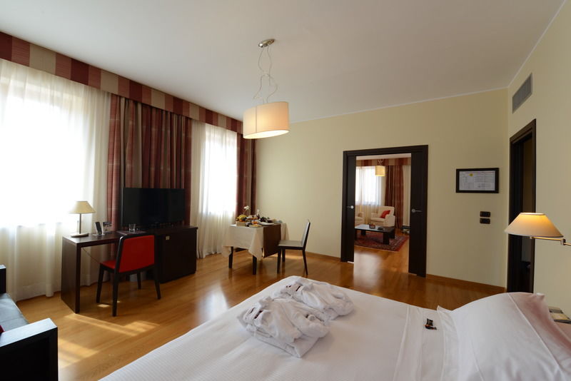 קטנזארו Hotel Guglielmo מראה חיצוני תמונה